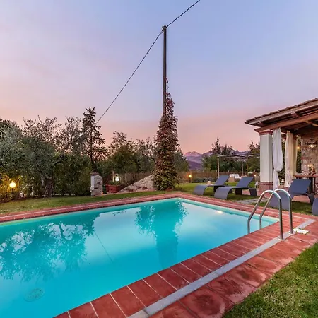Farmhouse In Tuscany With Pool And Scenic Views *