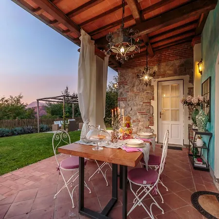 Villa Farmhouse In Tuscany With Pool And Scenic Views Chiatri