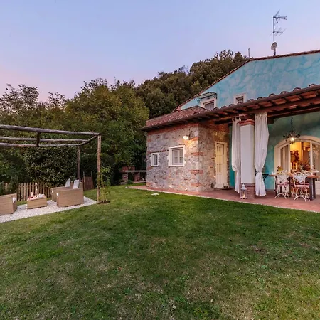 Farmhouse In Tuscany With Pool And Scenic Views Villa